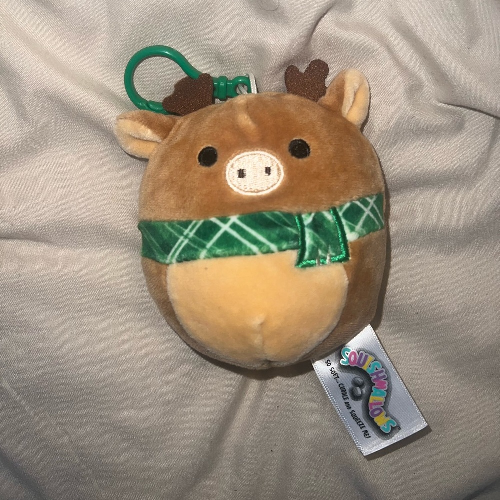 SQUISHMELLOW REINDEER KEYCHAIN